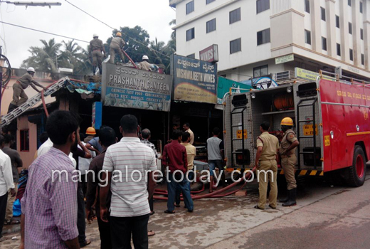 Prashanth Canteen set ablaze at Pumpwell 1